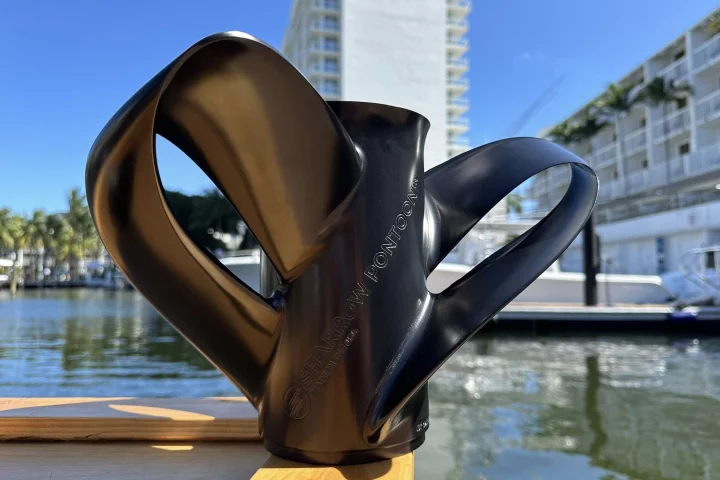 Sharrow offers its propellers in several colors