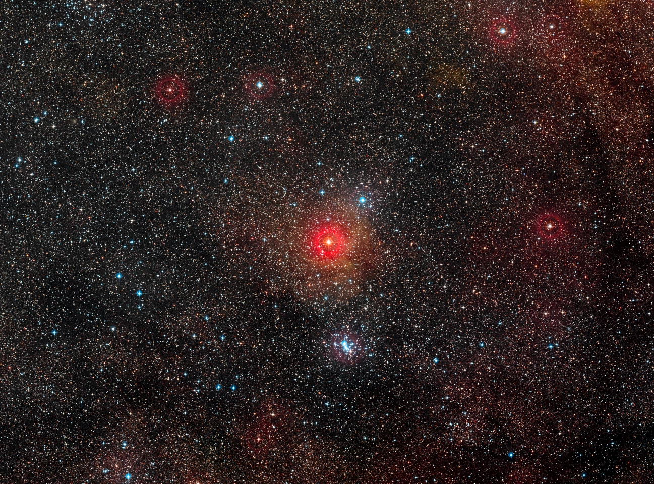 The yellow hypergiant HR 5171 was identified as a double star by ESO’s Very Large Telescope Interferometer (Image: ESO/Digitized Sky Survey 2)