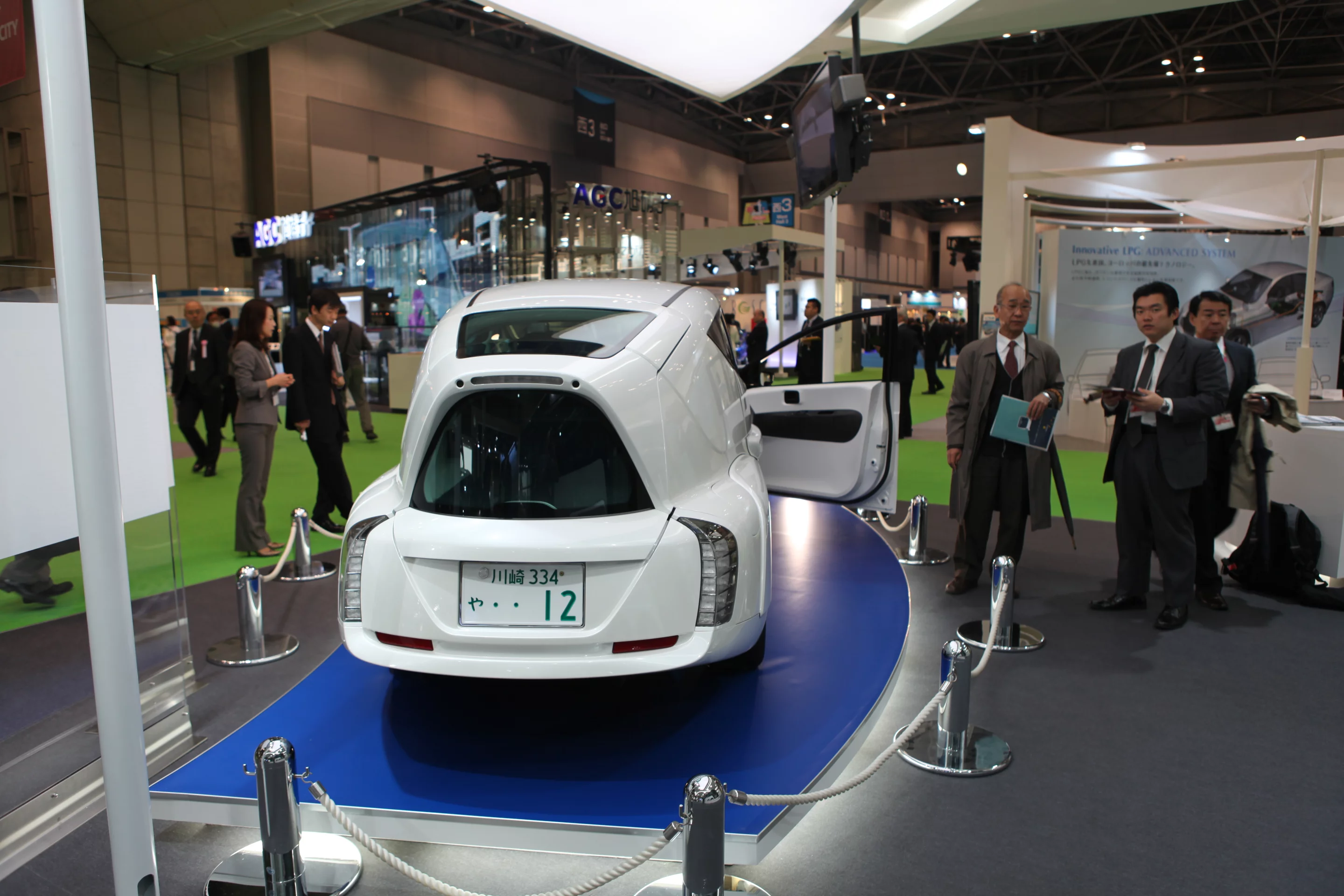 The prototype SIM-LEI electric car