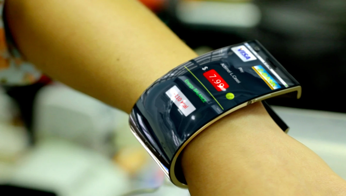 The Smile runs an algorithm-based, Linux-based custom AI operating system, and uses biosensors embedded in the device to gather information about its wearer and uses the data to help automate certain processes
