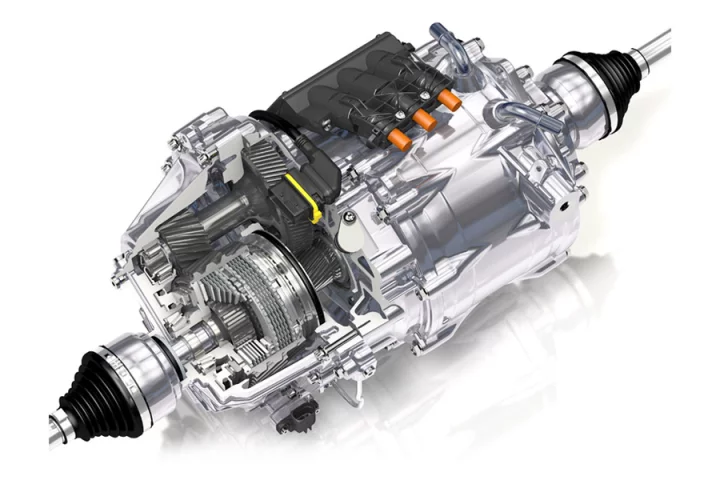 With ratios, a total production of 2,400 Nm (1,770 lb-ft) of torque is sent through the dual-clutch eTwinster system