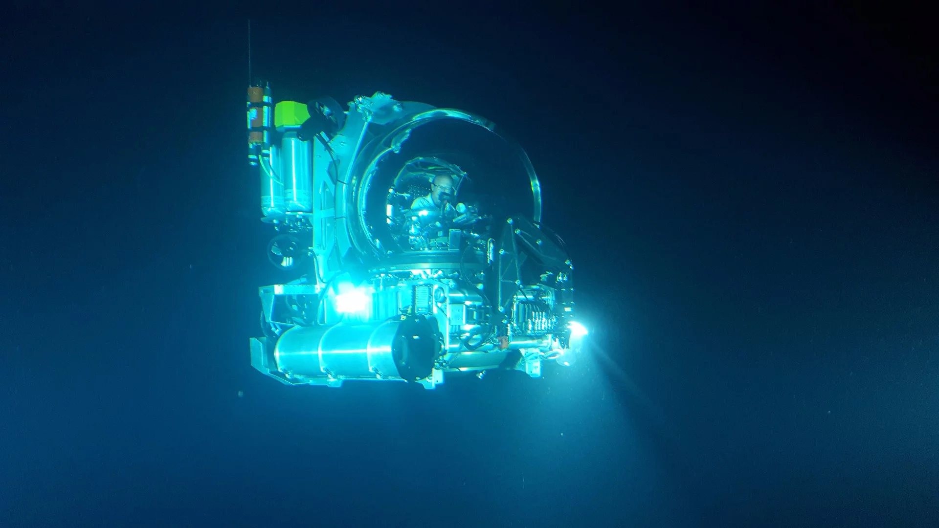 Going solo: The Triton 3300/1 MD