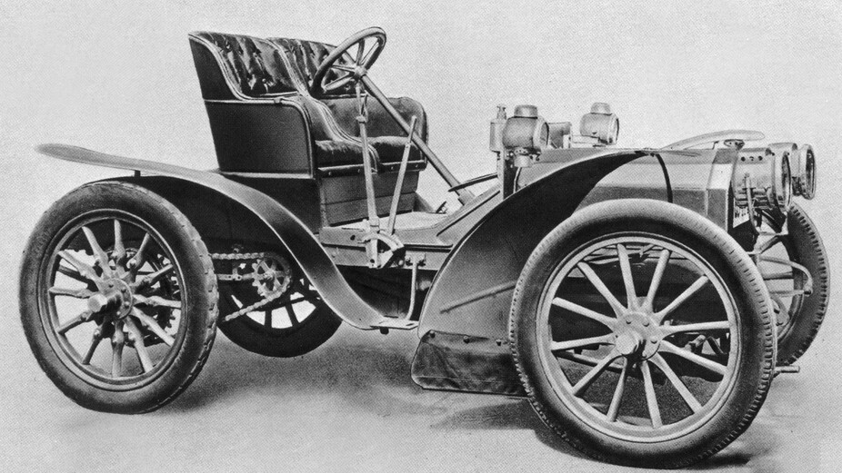 In 1902, Fiat introduced a racing car named the 24 HP Corsa, which is arguably the first car ever to be specially designed for racing that was not derived from a series production automobile. The Corsa had a steel chassis, a 7238 cc four-cylinder engine producing 40 hp and weighed 450 kilograms.