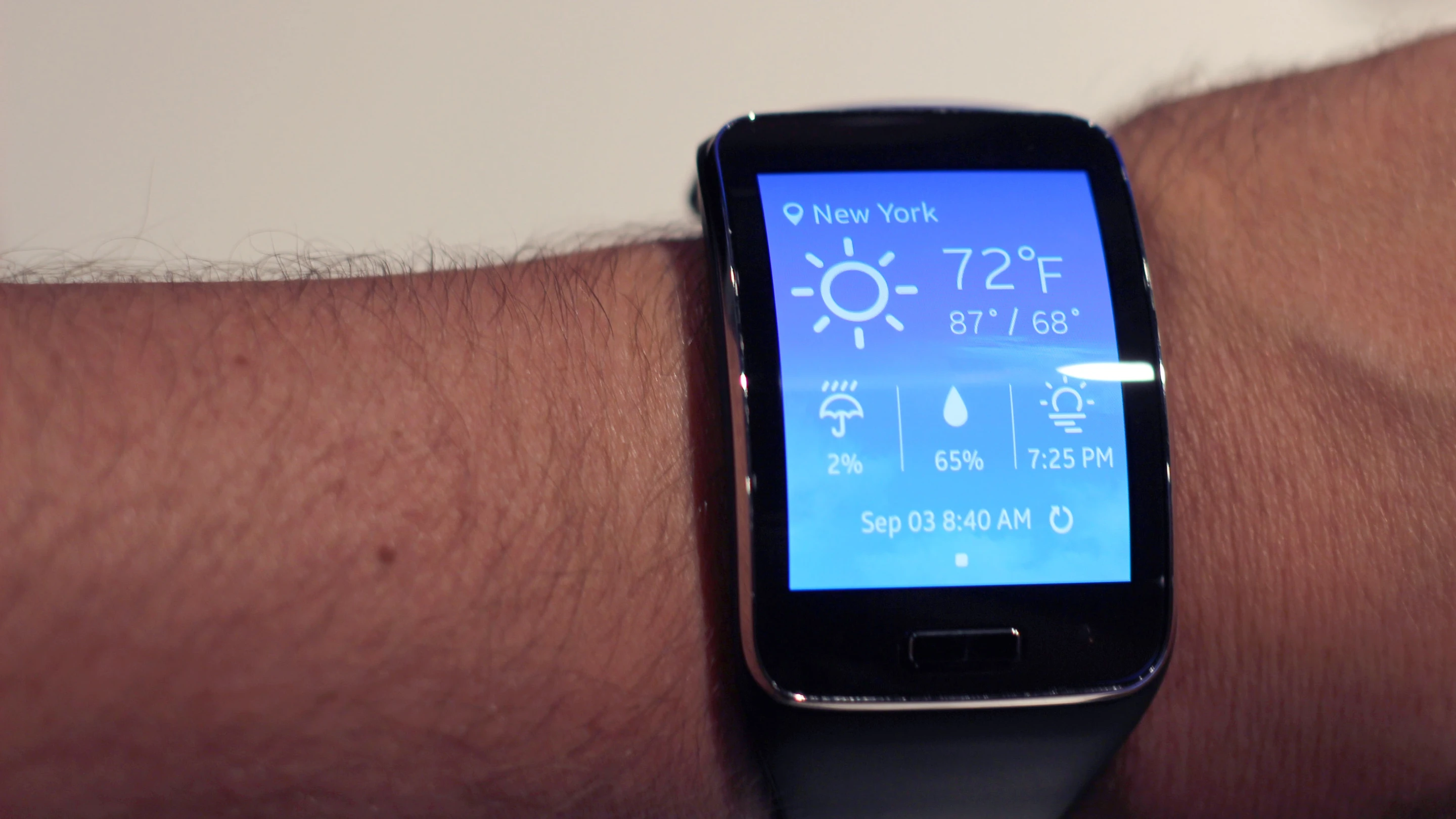 Samsung Gear S (Photo: Will Shanklin/Gizmag.com)