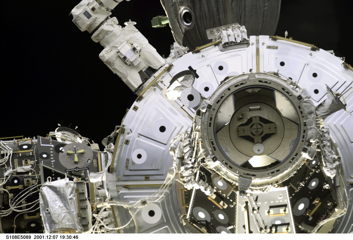 Space Shuttle docking port (Photo: NASA)