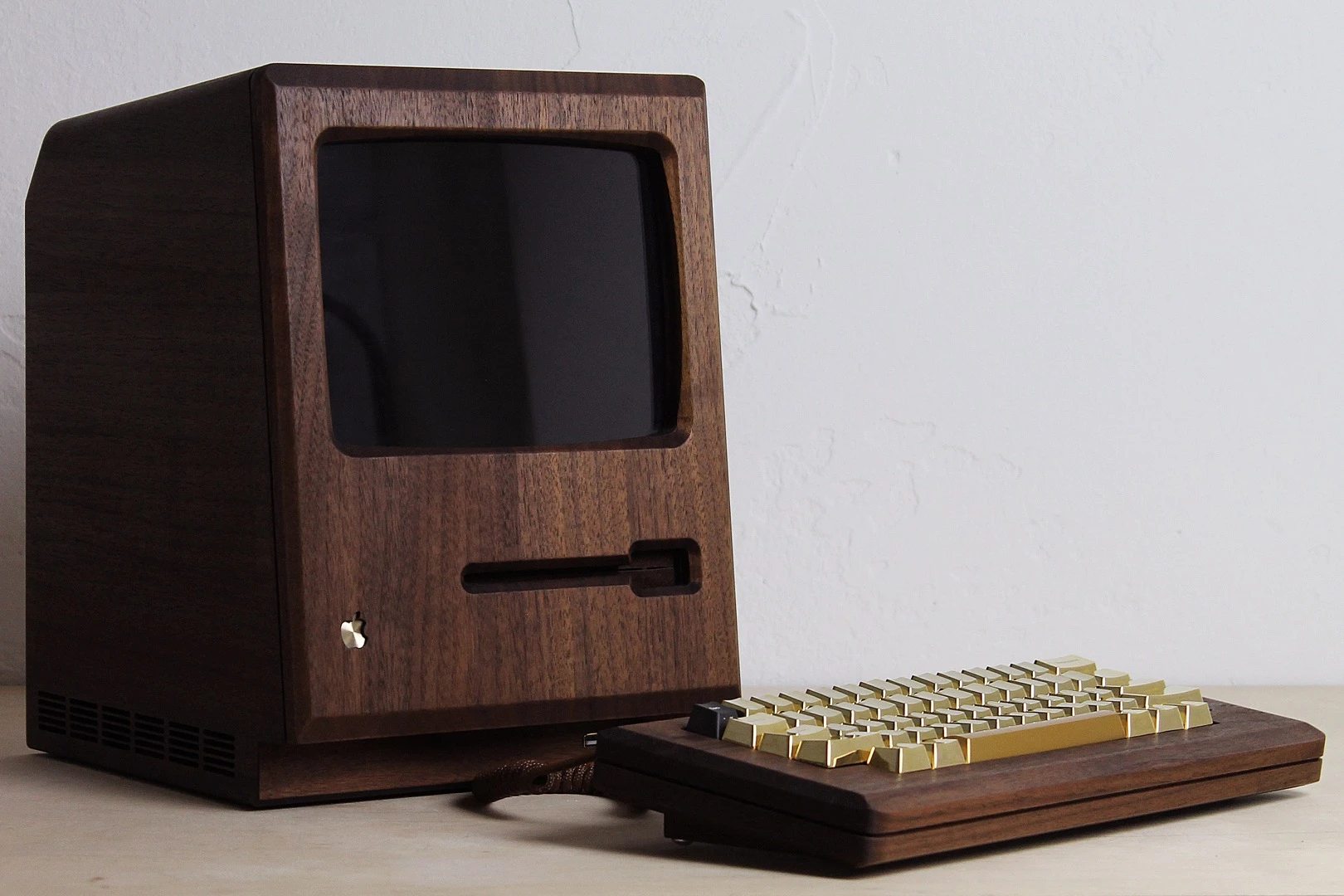 The Golden Apple: A replica of an old Apple MacIntosh fitted with a working Mac Mini