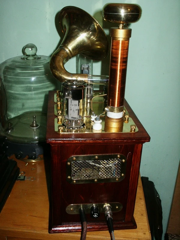 The Steampunk Plasma Speaker uses high-frequency electrical discharges to play back music (Photo: Conscious Flesh)