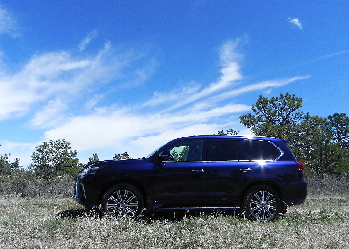 The entire body of the LX was redone, giving it a much more contemporary, more rounded look and dispensing entirely with the square-bodied, rough-and-ready build it had before