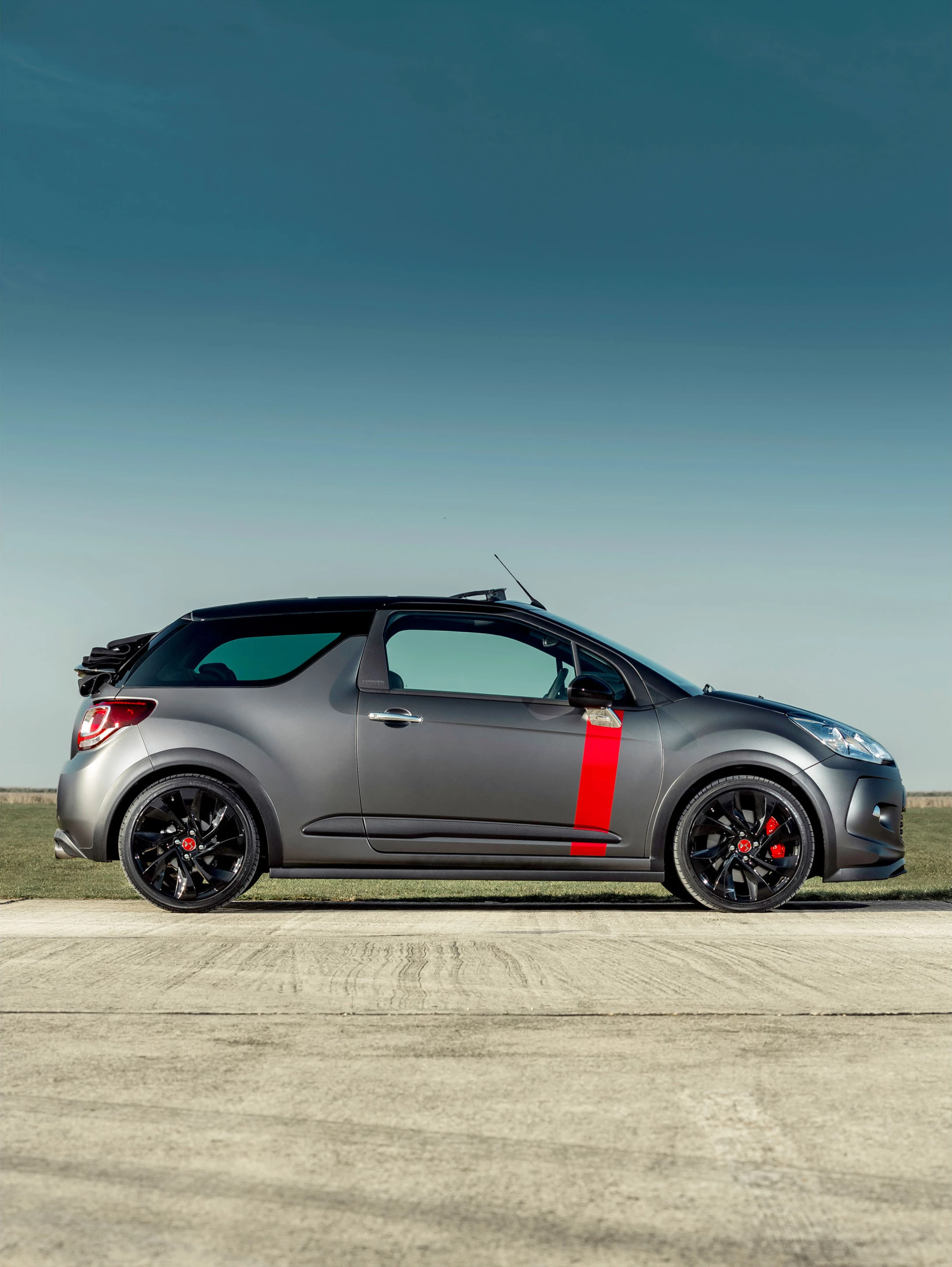 The Citroen DS3 Cabrio Racing