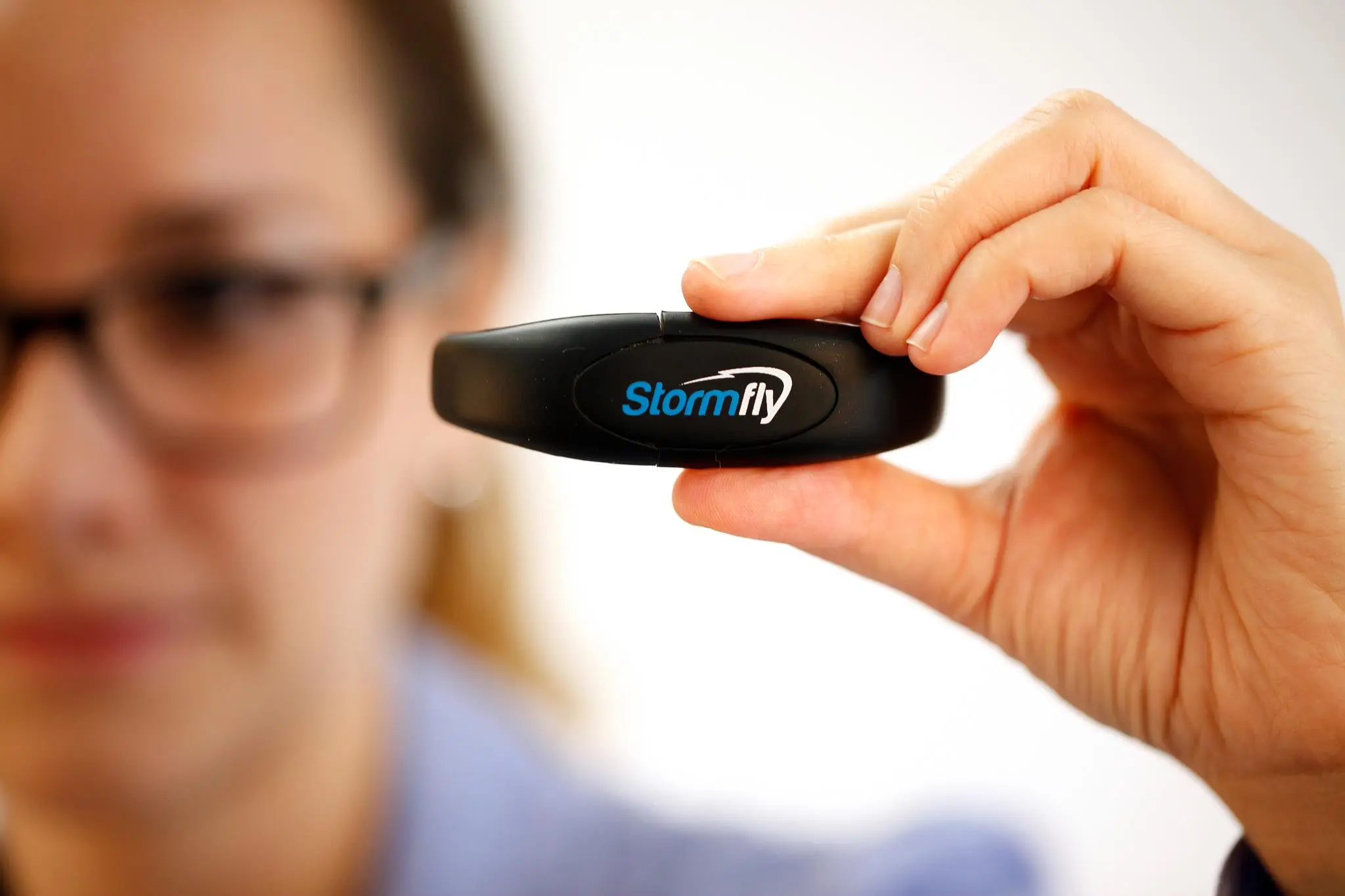 Unlike a LiveCD Linux effort that you might be able to create on your own USB flash drive, StormFly is claimed to have full app and file persistence