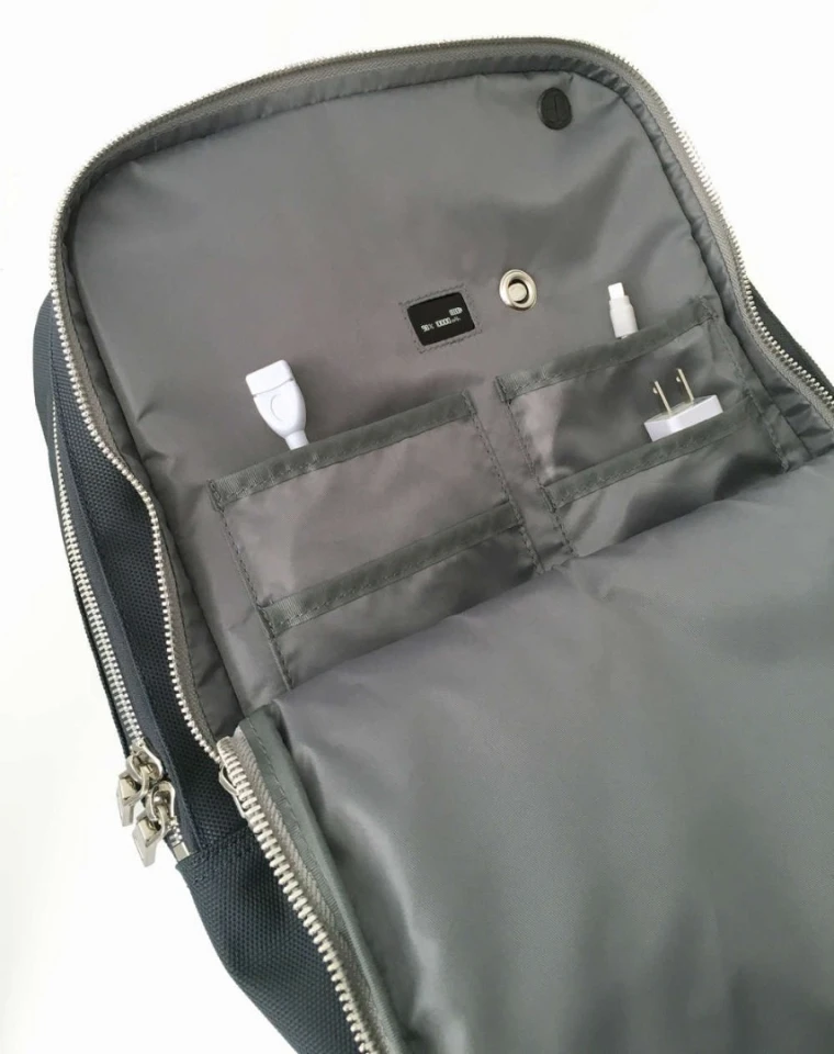 Unlike some other battery backpacks, the Poros Tetra is subtle with its cabling and technology