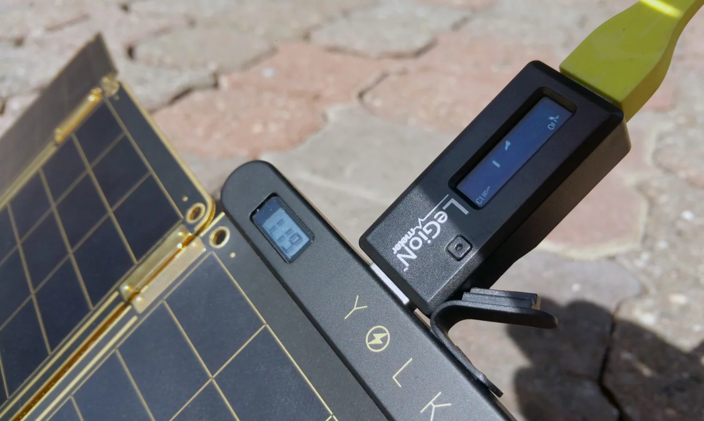 Solar Paper's built-in LCD screen is absolutely brilliant, updating quickly so one can see how effectively it has been positioned