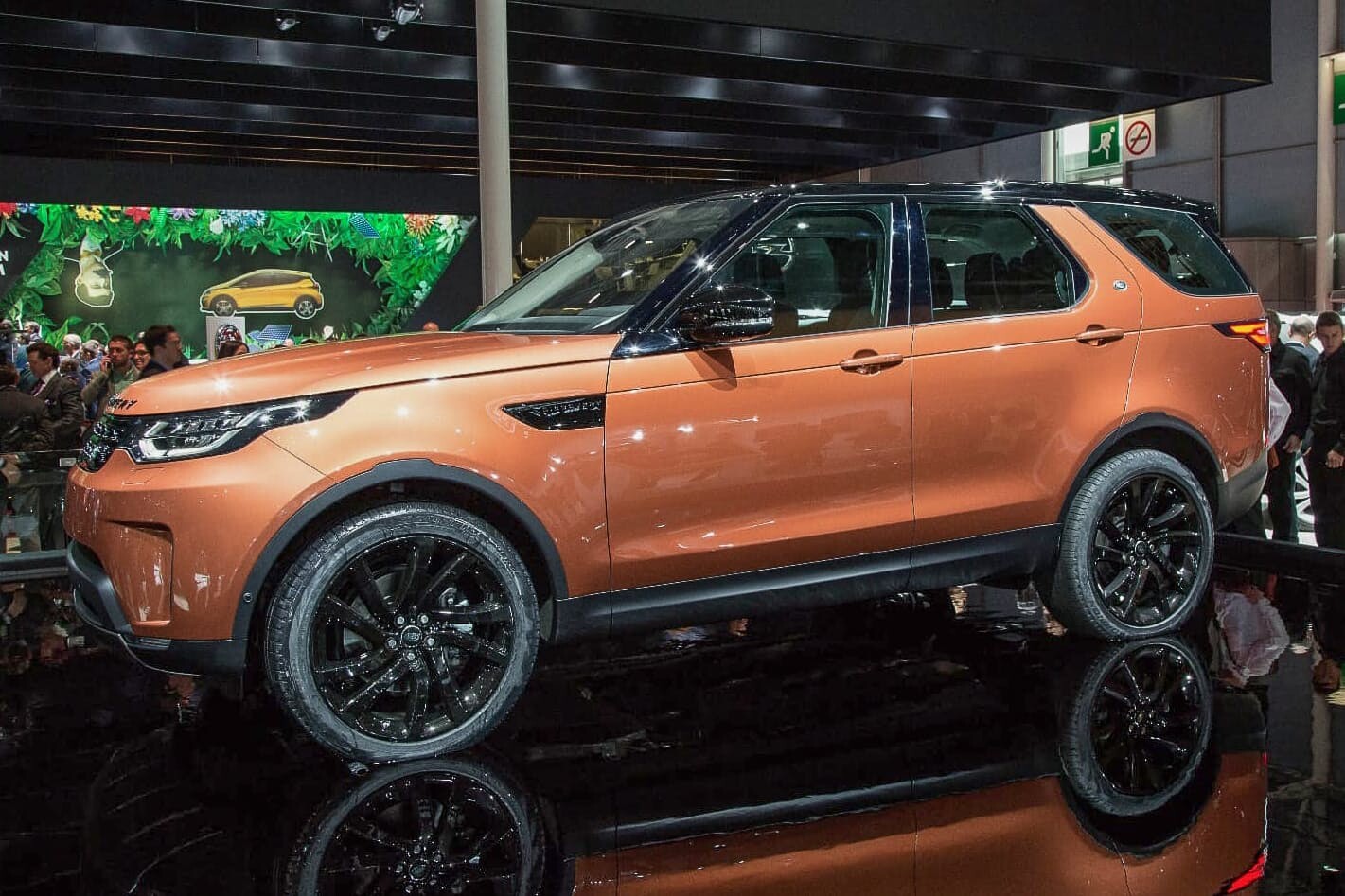 The seats in the Land Rover Discovery can be controlled using a smartphone app