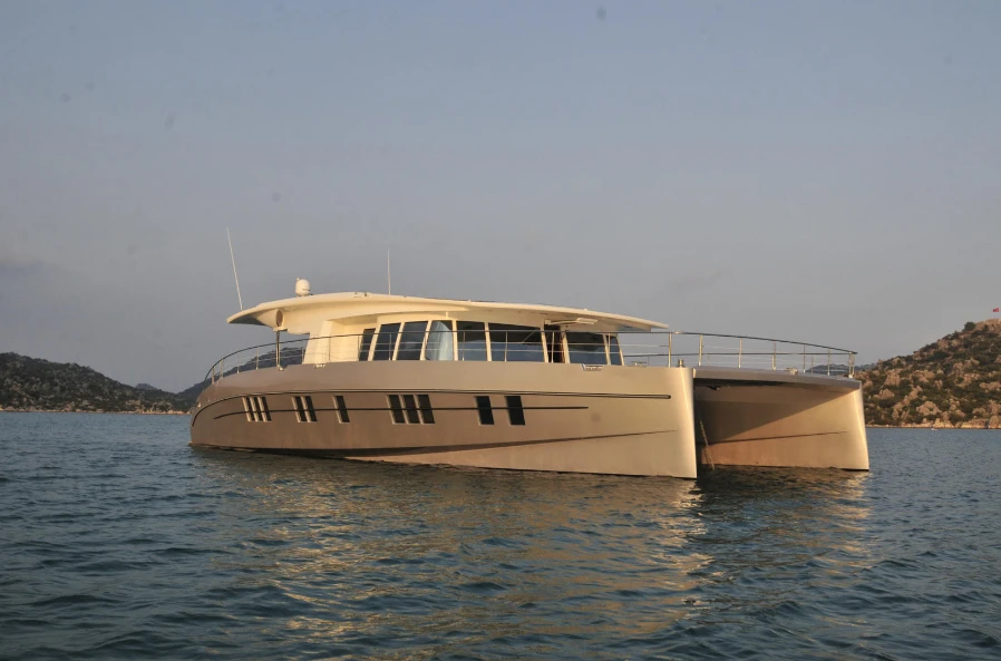 Solarwave 64 Cruiser luxury zero emissions catamaran