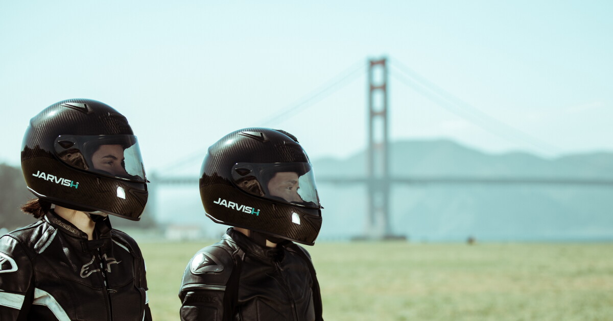 best smart motorcycle helmet with hud MOTOEYE E6+ HUD, Bluetooth, Rearview Camera, CarPlay Feature-packed smart CrossHelmet coming -