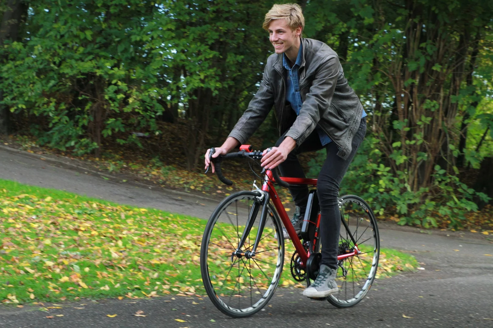 bimoz has a maximum motor-assisted speed of 25 km/h