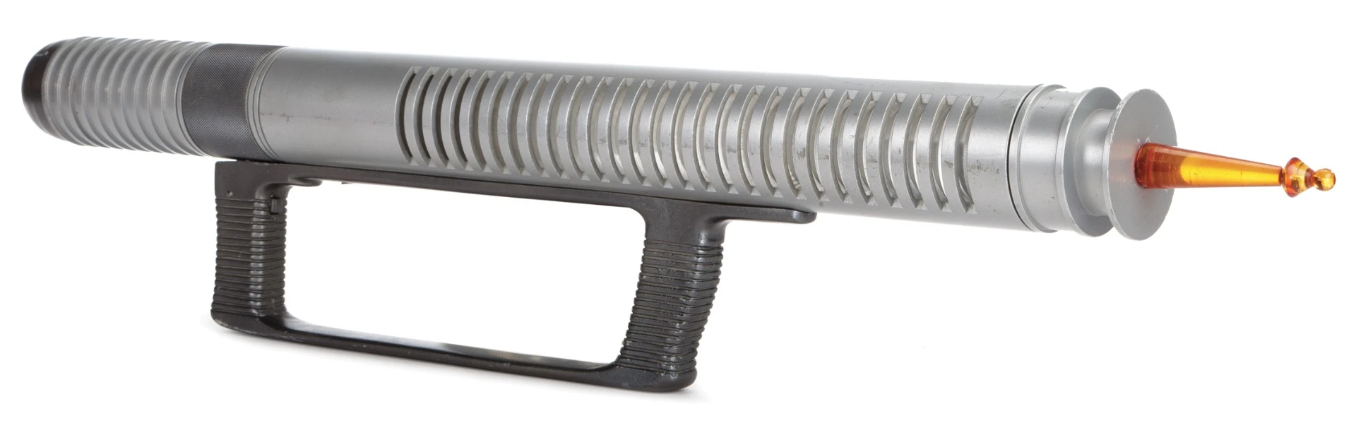 A vintage original hero laser rifle prop from Sci-Fi classic Forbidden Planet was available at the Profiles in History auction