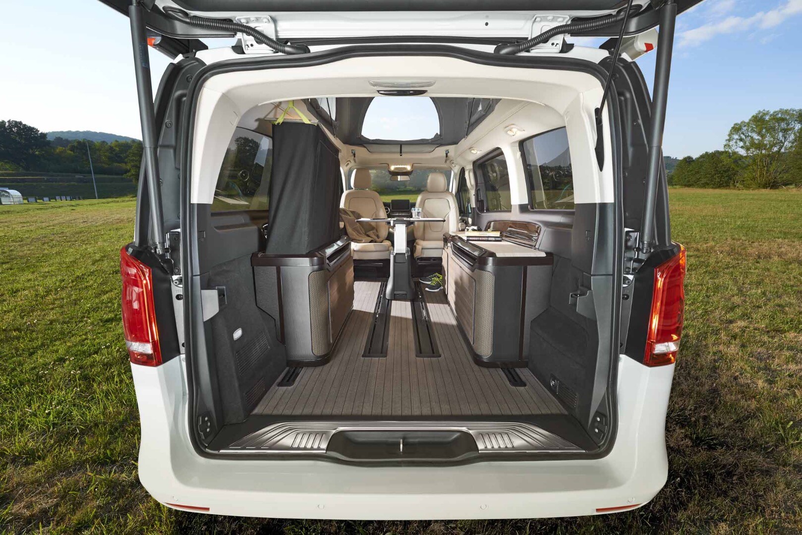Hymer Adds Modular Flexibility To Mercedes V Class Camper Van hymer-adds-modular-flexibility-to-mercedes-v-class-camper-van