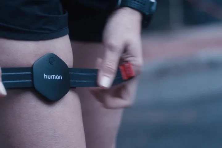 The Humon Hex can offer real-time muscle oxygenation levels allowing a person to adjust their exertion while training to reach optimum levels