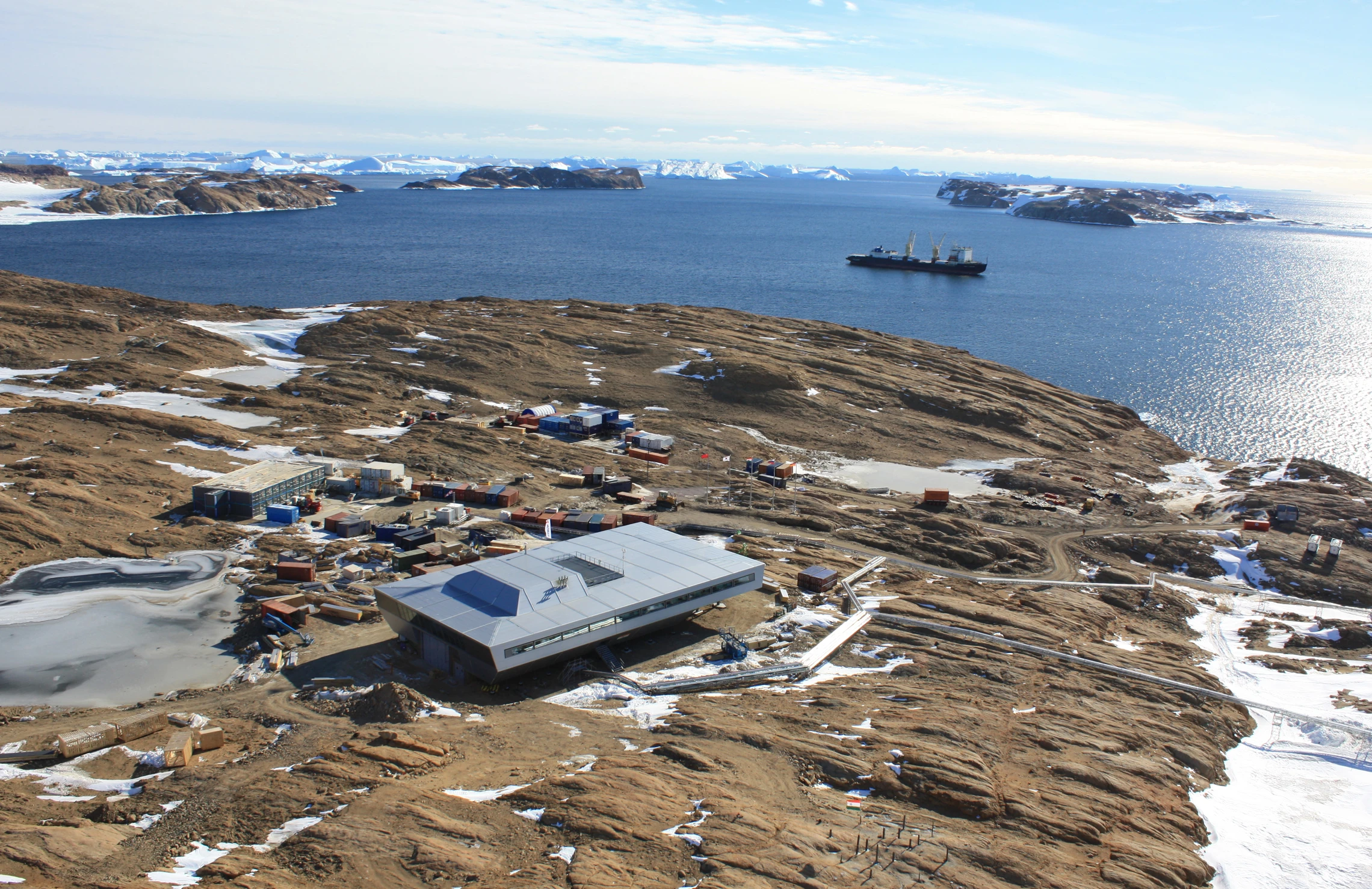 Bharathi is India's third permanent base in Antarctica (Photo: bof artchitekten)