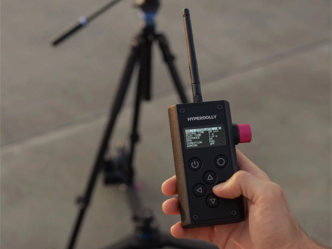 The system-specific Hyperdolly remote