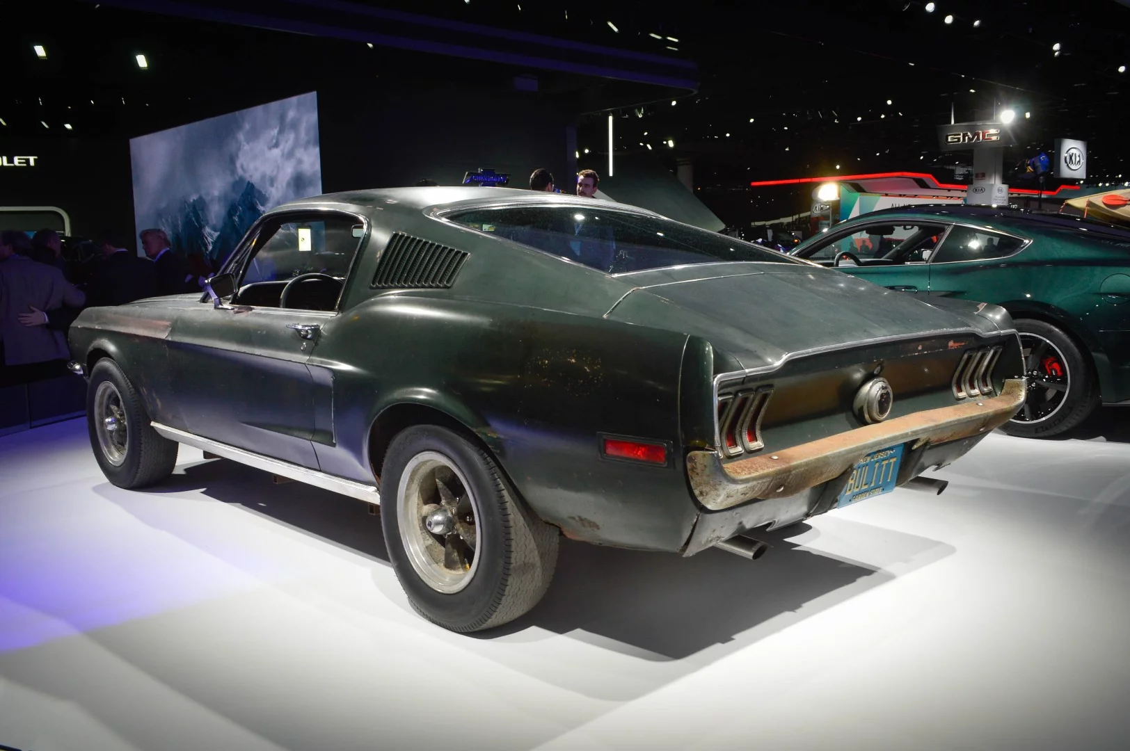 Ford celebrates the 50th anniversary of the movie Bullitt, showing both the 1968 Mustang and its latest special edition