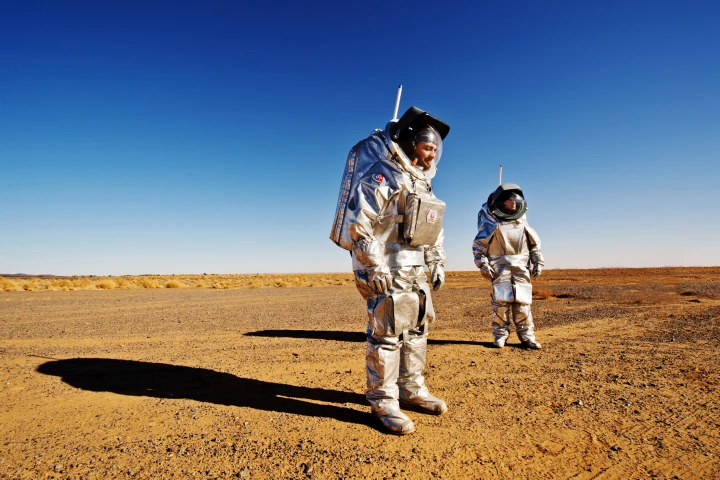 Astronauts in spacesuit simulators (Image: OeWF (Katja Zanella-Kux))