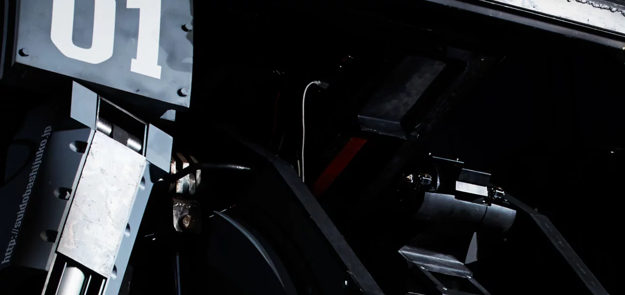 Kuratas: shoulder pads to make Sigourney Weaver jelous