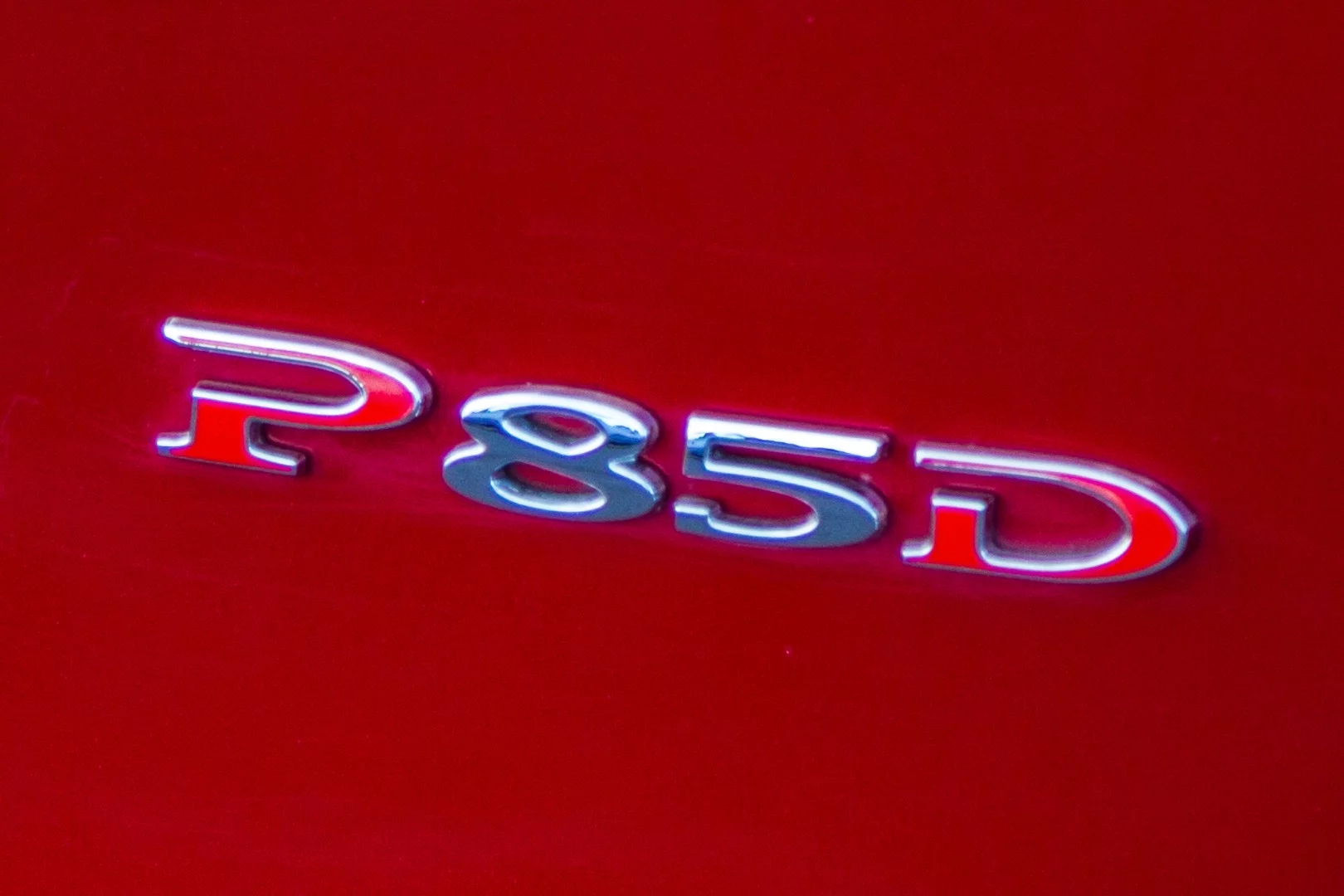 The P85D is the dual-motor, range topping version of the Model S
