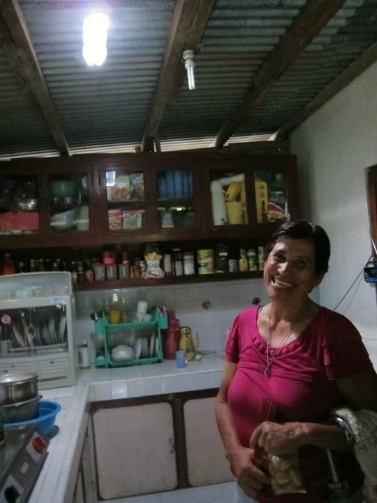 The Isang Litrong Liwanag (A Liter of Light) project is bringing light to the homes of the poor, by installing sunlight-diffusing pop bottles in their roofs (Photo: Isang Litrong Liwanag)