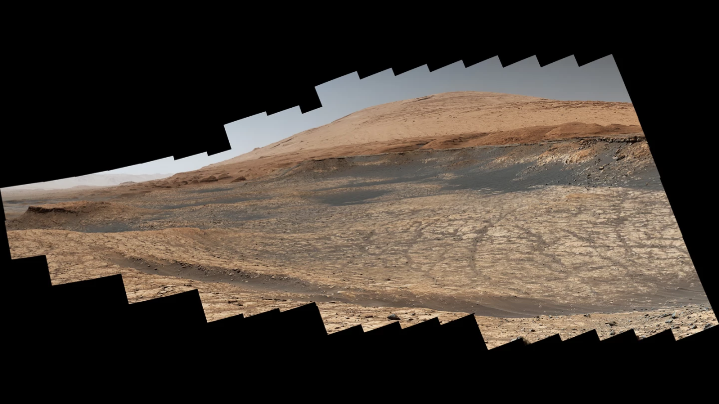 This view shows where Curiosity is heading over the coming months, moving from the clay-bearing unit of Mount Sharp in the Gale Crater to the sulfate-bearing unit