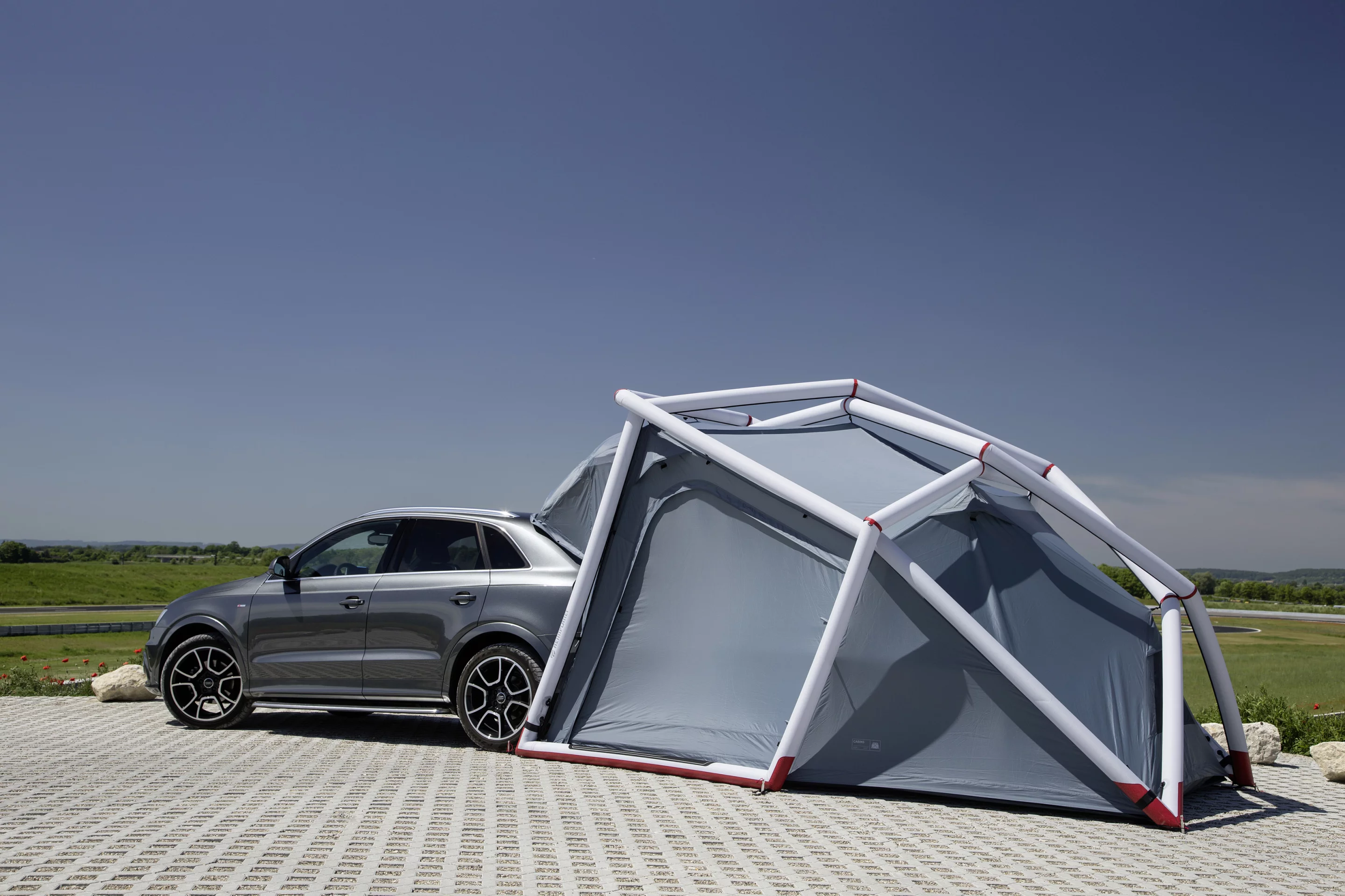 Audi Q3 with Heimplanet tent