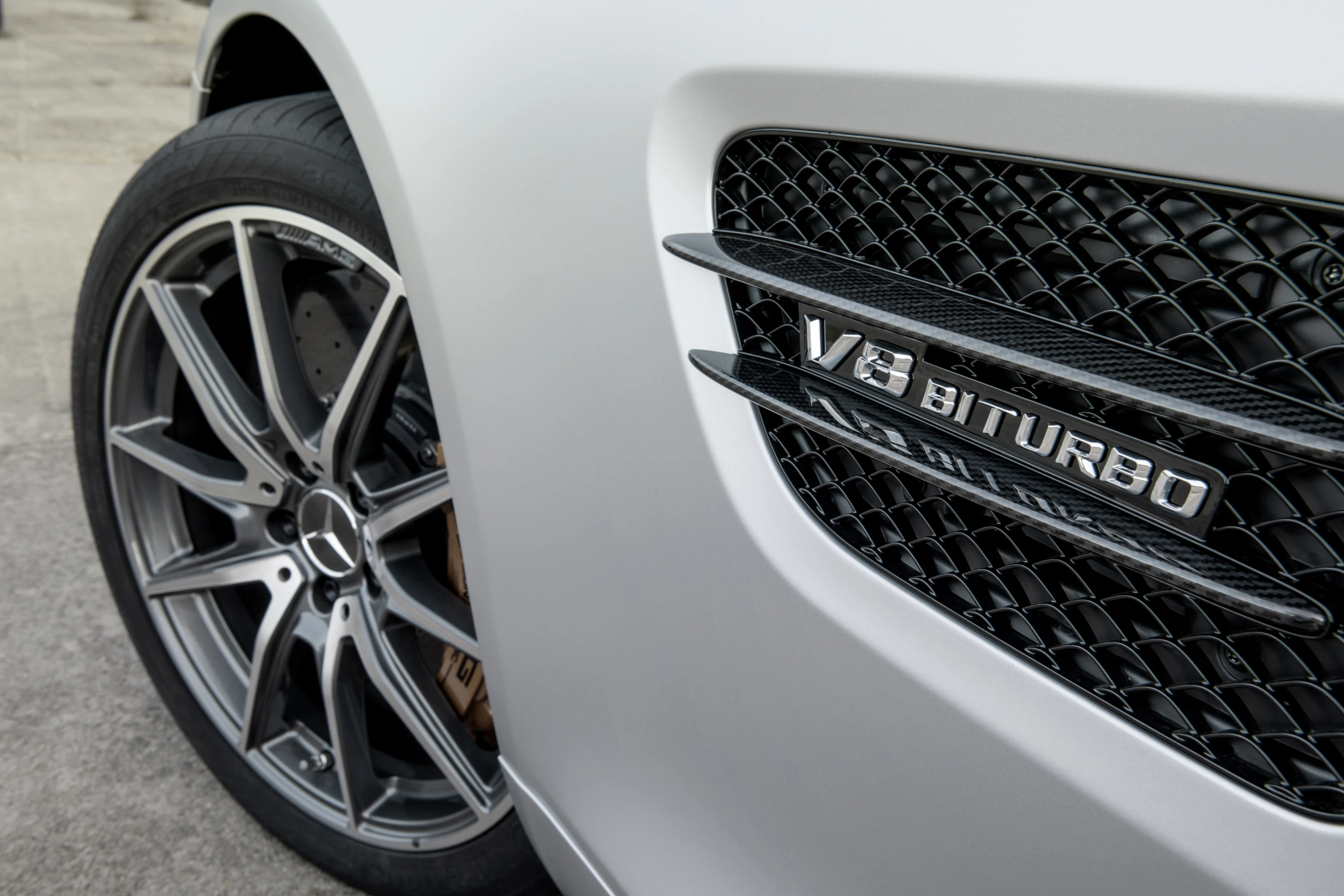 The GT S produces 375 kW