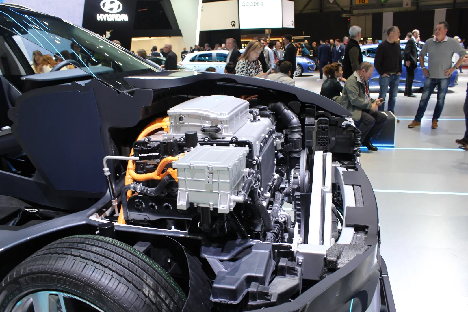 A look at the Hyundai Nexo's hydrogen fuel cell-electric underpinnings