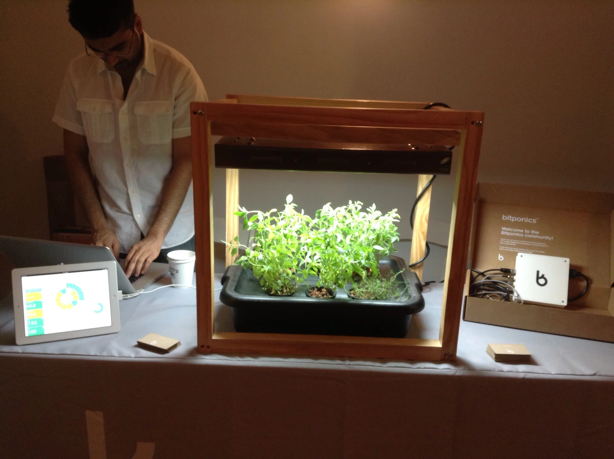 Bitponics monitors and assists your garden