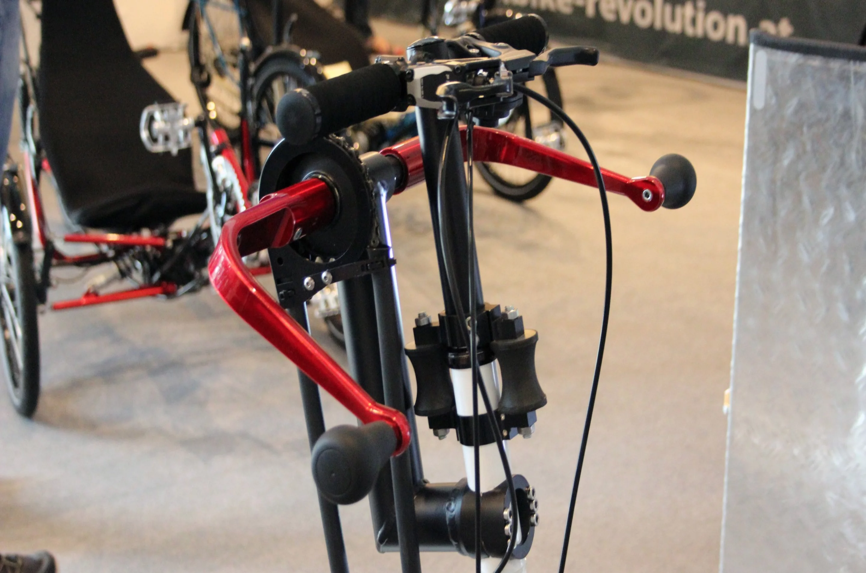 The Kick-Varibike enables the rider to propel themselves forward using a couple of cranks located near the handlebar