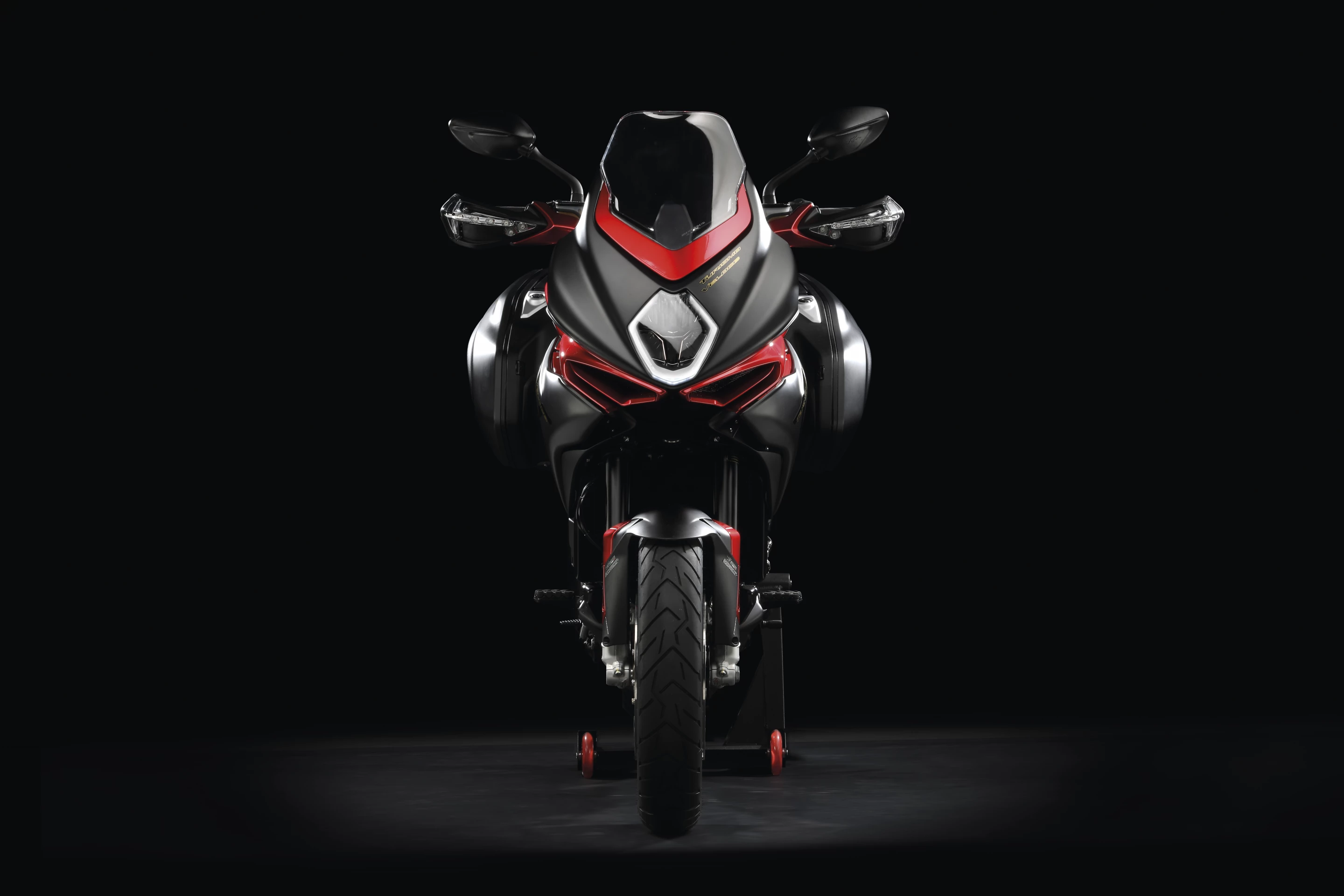 MV Agusta Turismo Veloce Lusso SCS: lightweight, fast, fun touring