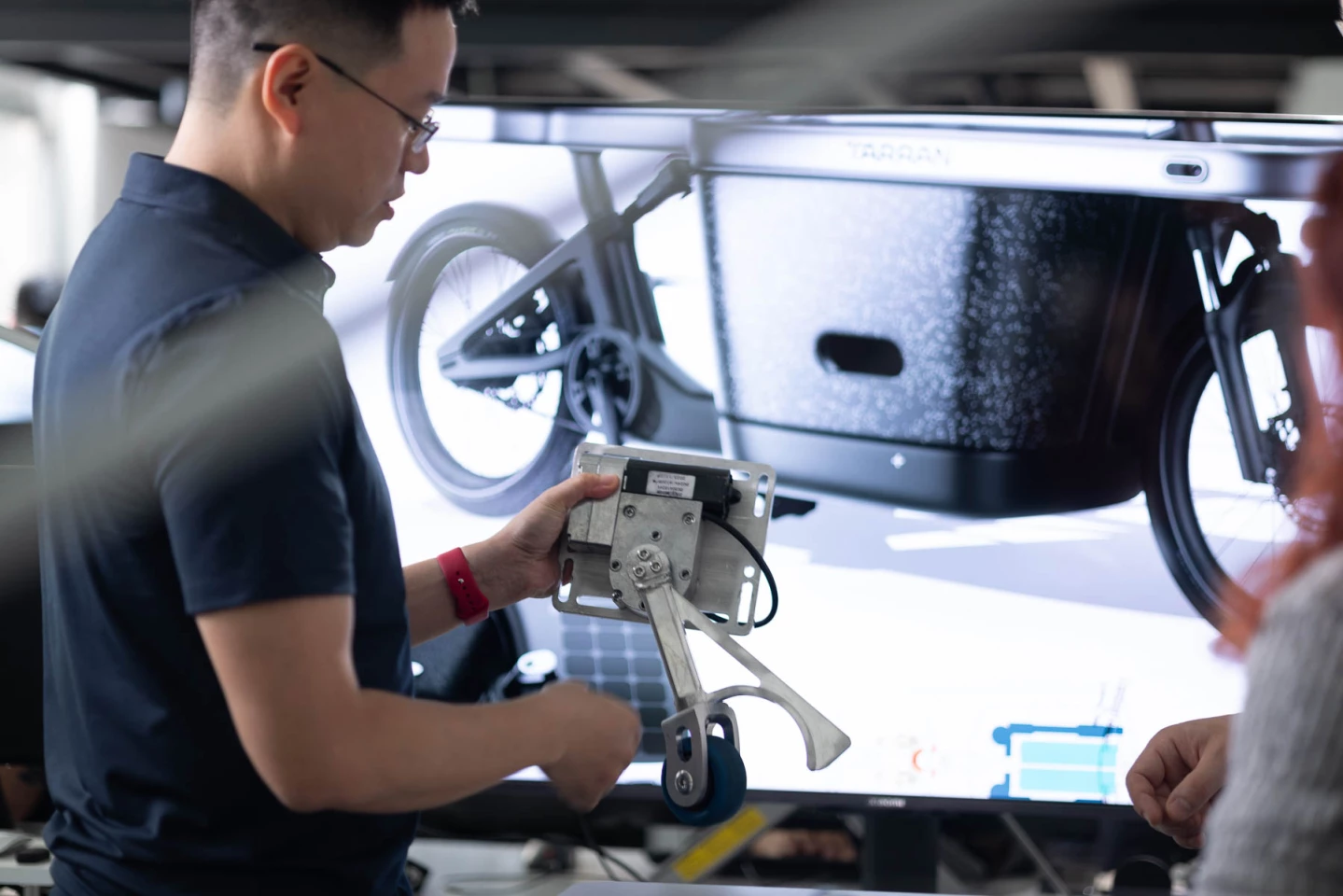 The landing gear system has been developed inhouse, and is designed to help prevent the cargo ebike tipping over at low speeds