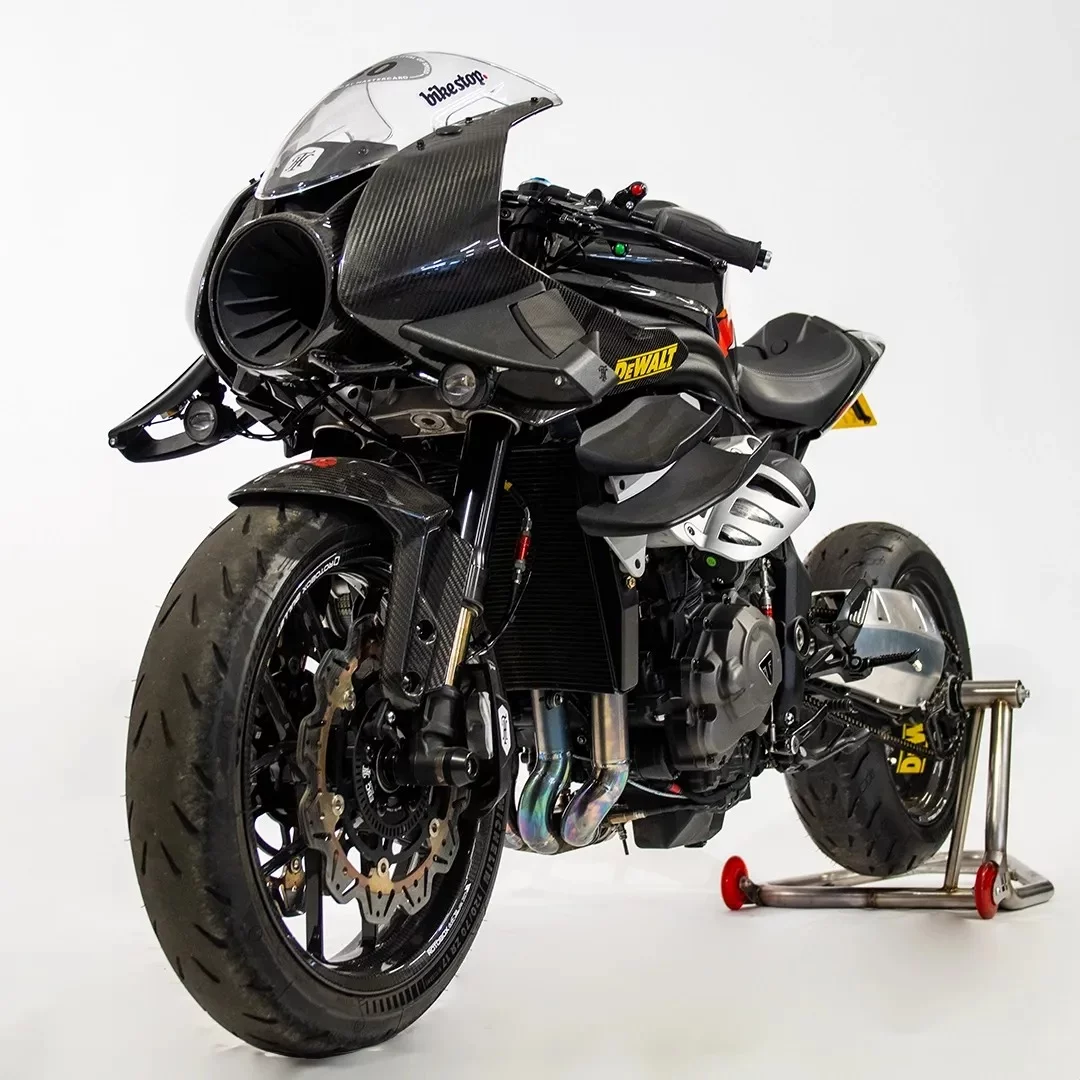 The Thornton Hundred team ditched all of the existing bodywork and replaced it with super lightweight carbon components