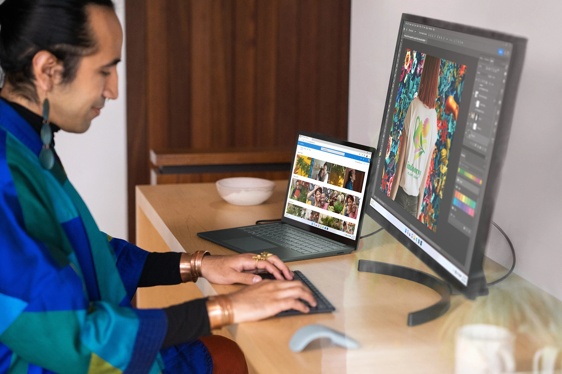 The Surface Laptop 5 features a Thunderbolt 4 port to extend the desktop real estate to an external monitor