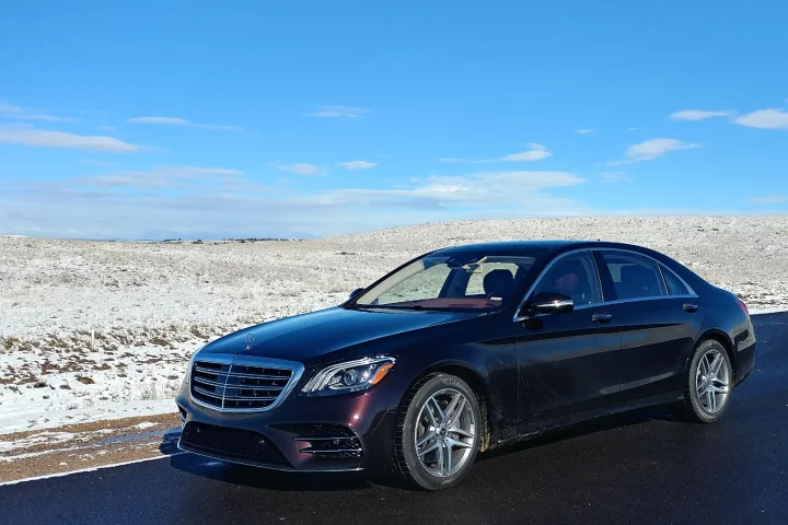 “Let them eat cake.” If Marie-Antoinette really had said that phrase, she would have said it from a Mercedes-Benz S450