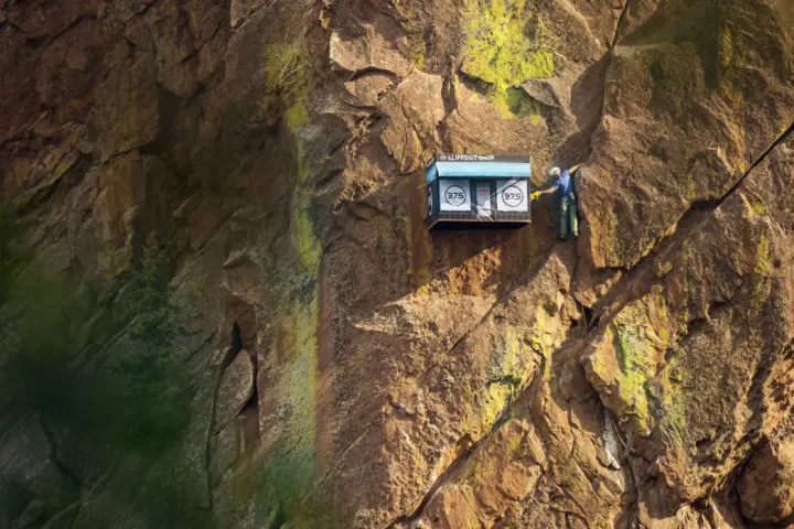37.5 Cliffside Shop