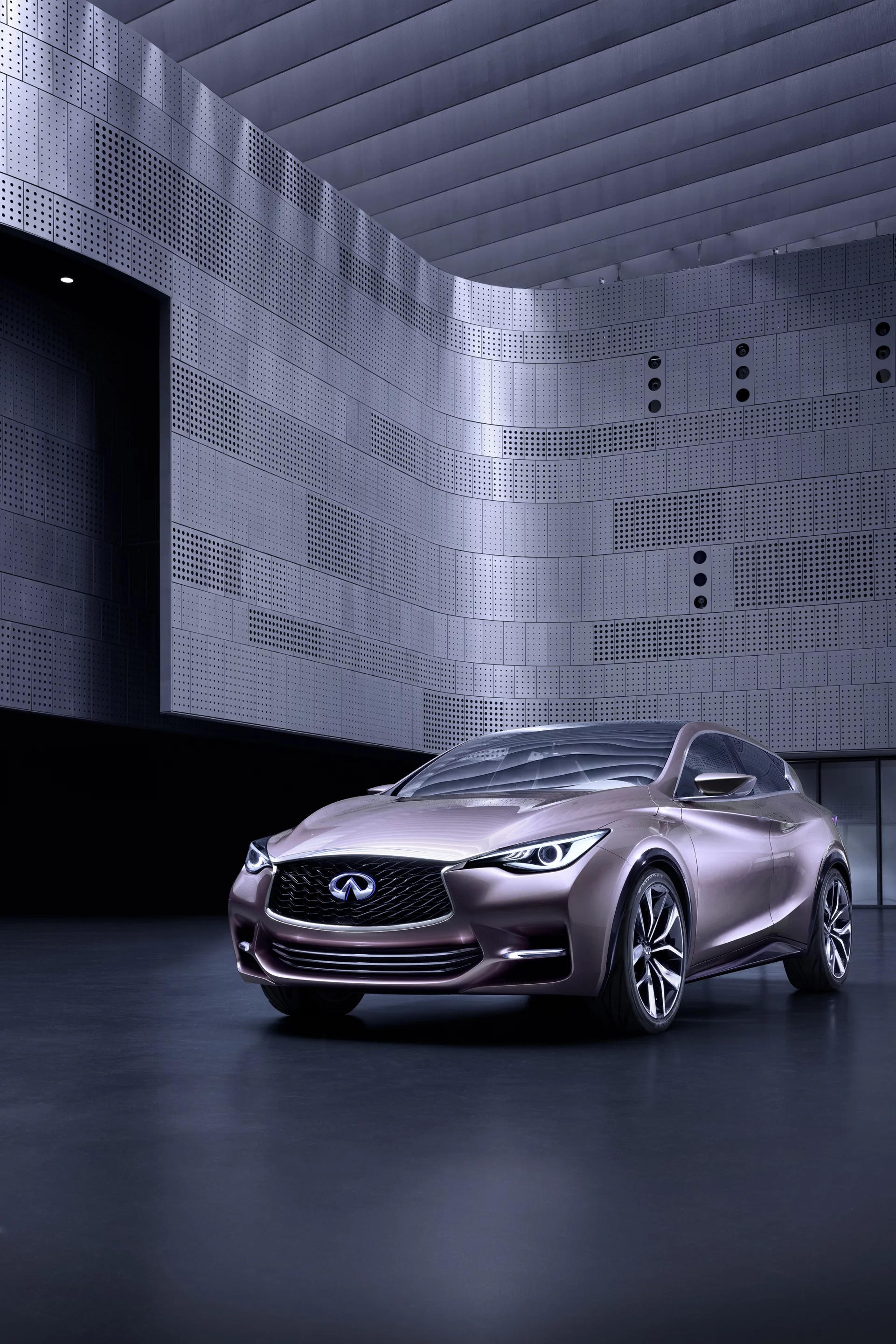 The concept is a precursor to a new premium compact car that Infiniti is to begin producing in its Sunderland, UK plant in 2015