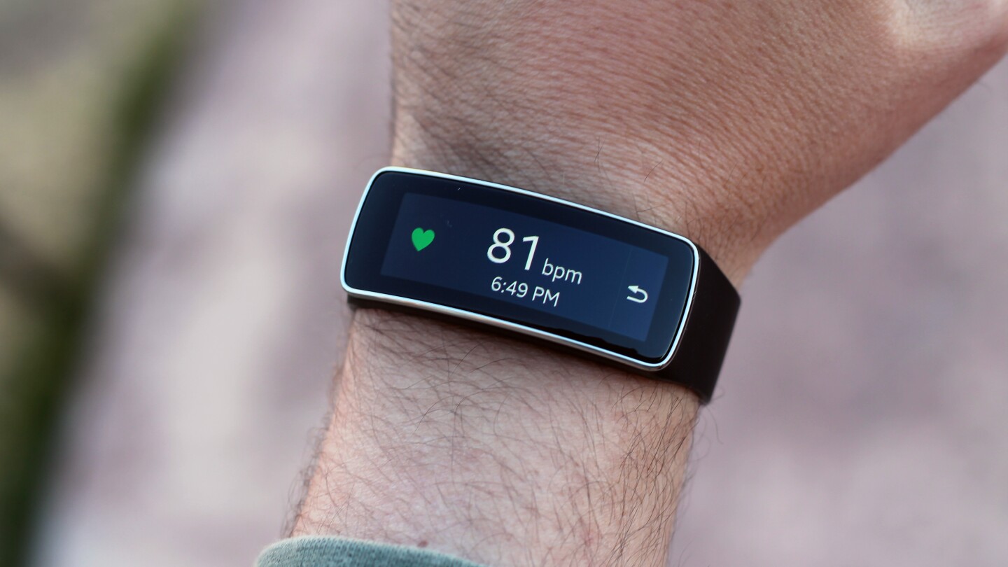 The Gear Fit's heart rate sensor is a pretty handy tool