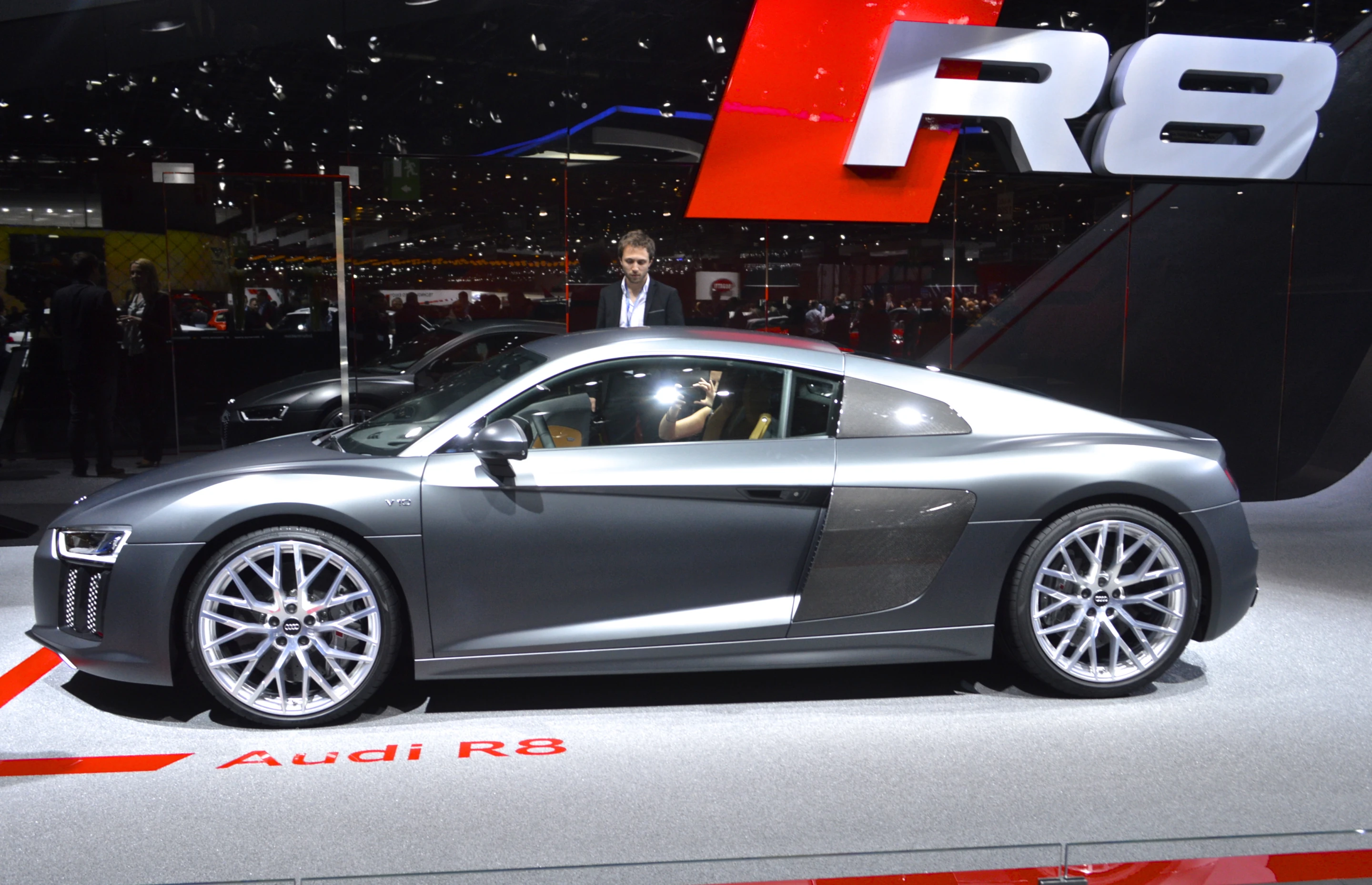 The standard V10 R8 sprints to 62 mph in 3.5 seconds (Photo: C.C. Weiss/Gizmag.com)
