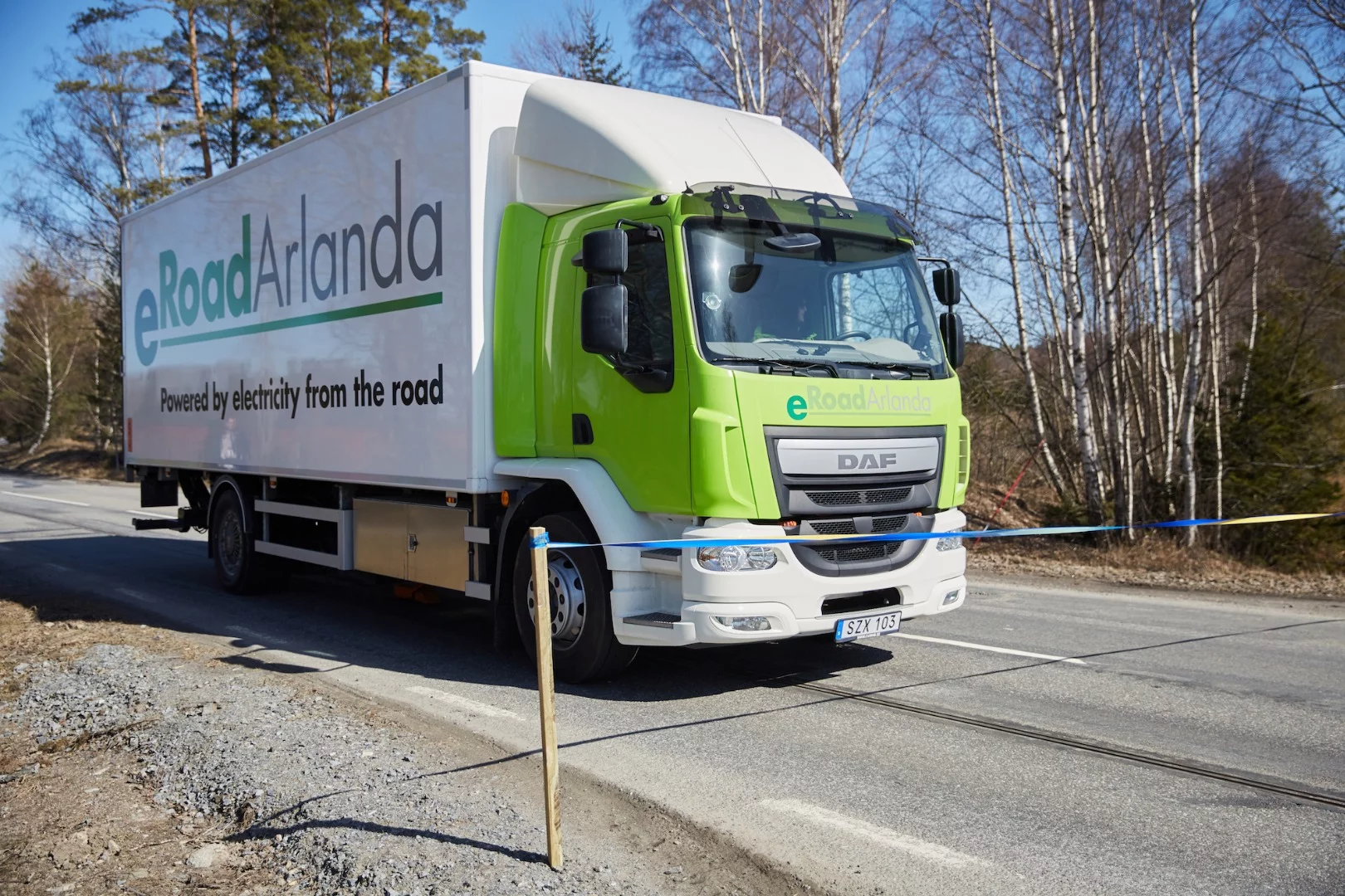 The first vehicle to use the new eRoadArlanda section will be a truck run by PostNord