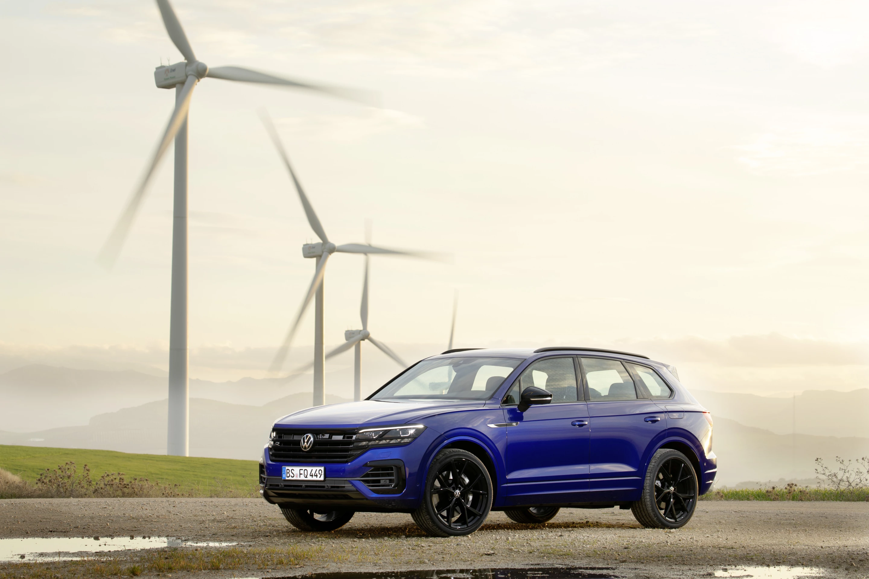 The Touareg R's all-electric driving mode keeps the surrounding air fresh