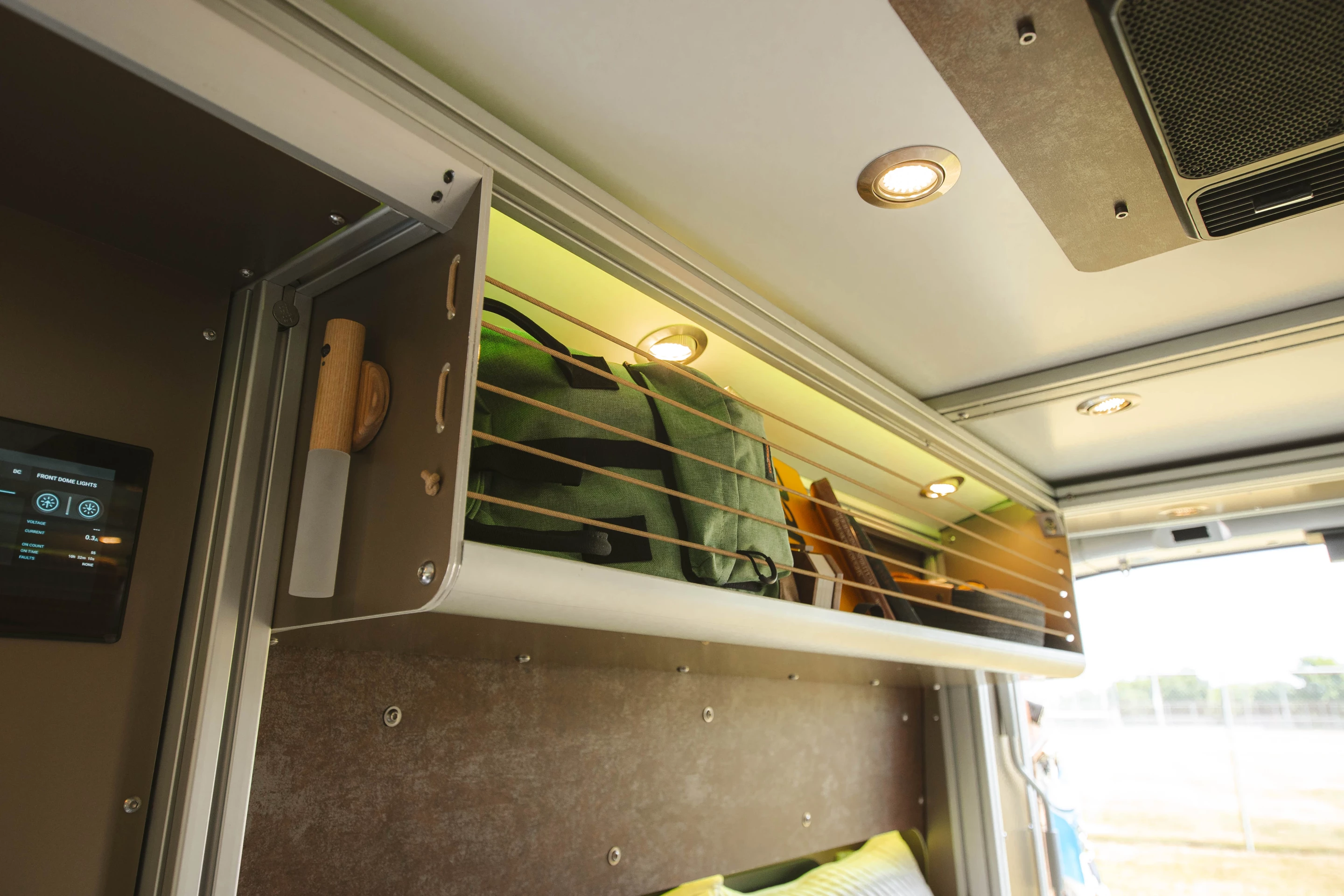 VanDoIt finishes the Moov walls with aluminum composite