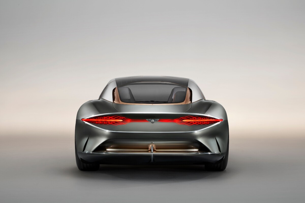 The rear fascia is extremely crisp