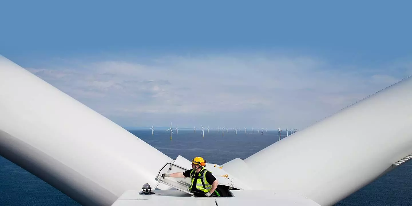 A worker atop a Siemens Gamesa turbine